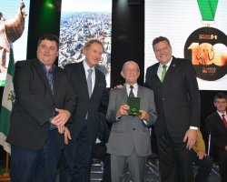Altair Wagner recebeu a homenagem