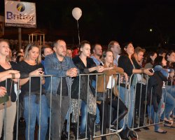 O p&uacute;blico cantou os sucessos de Bruno e Marrone
