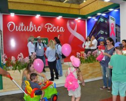 Lan&ccedil;amento contou com a presenta de representantes de entidades, imprensa e visitantes da feira