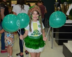 O estande da Chapecoense recebeu crian&ccedil;as de todas as idades