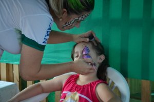 Domingo na Pra&ccedil;a re&uacute;ne milhares de pessoas