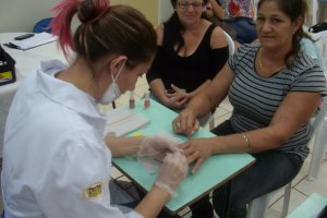 Bairros Efapi e Semin&aacute;rio recebem programa&ccedil;&atilde;o Dia da Mulher da SEASC 