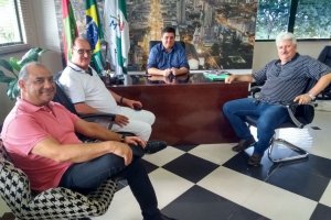 Prefeito define a&ccedil;&otilde;es para inaugura&ccedil;&atilde;o de unidades de sa&uacute;de