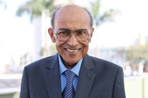 Lei homenageia radialista Casemiro Roberto