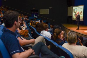 Palestra re&uacute;ne pais e professores  da Rede Municipal