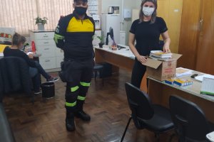 Tr&acirc;nsito - Rede de Ensino recebe material educativo