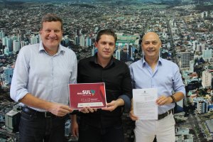 Assinado Termo de Coopera&ccedil;&atilde;o para Feira Brasil Sul de Franchising