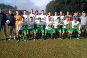 Chapec&oacute; vence no futsal e handebol nos Joguinhos