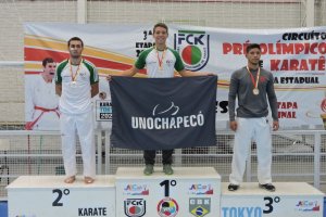 Atleta do Karate de Chapec&oacute; no Pr&eacute;-ol&iacute;mpico