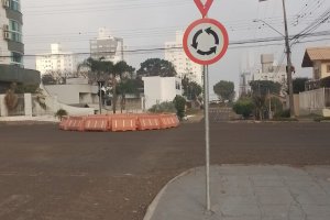 Prefeitura instala novas rotat&oacute;rias