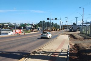 Lombadas eletr&ocirc;nicas v&atilde;o substituir lombadas f&iacute;sicas na avenida Irineu Bornhausen