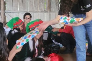 Orquestra Sinf&ocirc;nica de Chapec&oacute; entrega brinquedos na Aldeia Kond&aacute;