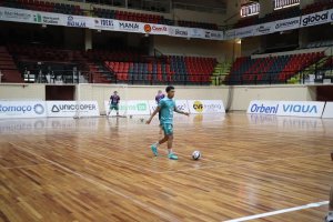 Chape Futsal luta por vaga in&eacute;dita &agrave; final da S&eacute;rie Ouro