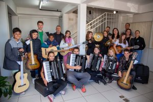 Prefeitura investe em instrumentos musicais para os Centros multiusos