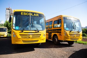 Prefeitura adquire frota de ve&iacute;culos novos para secretaria de Educa&ccedil;&atilde;o 
