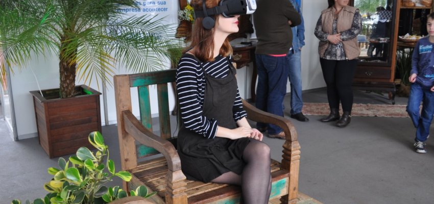 &Oacute;culos de realidade virtual &eacute; novidade no Espa&ccedil;o Turismo Sebrae/SC da EFAPI 2017