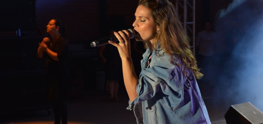 Shows de Aline Barros e Padre Ant&ocirc;nio Maria levaram grande p&uacute;blico a EFAPI 2017