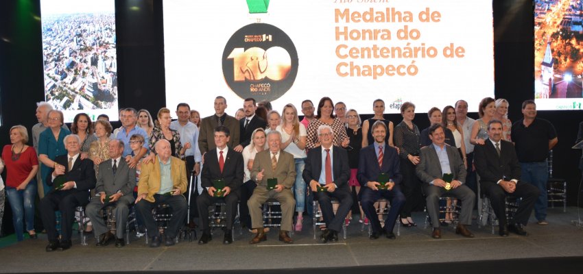 Emo&ccedil;&atilde;o e Homenagem na Efapi 