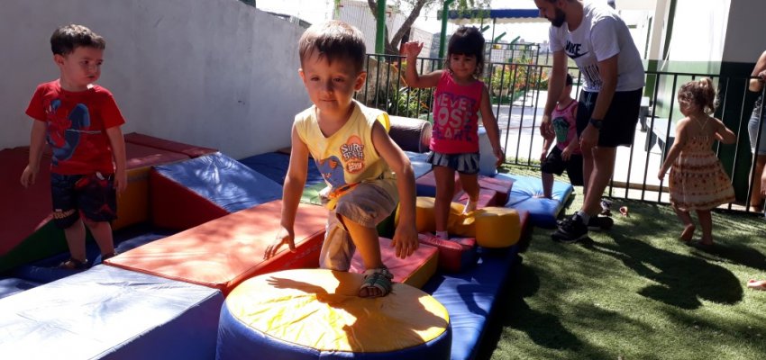 Projeto auxilia crian&ccedil;as no conhecimento gestual e corporal 