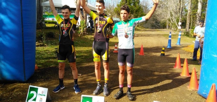 Jud&ocirc; fatura tr&ecirc;s medalhas de ouro nos Joguinhos Abertos