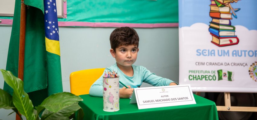 Pr&eacute;-escola do CEIM Ciranda da Crian&ccedil;a lan&ccedil;a livro sobre os peixes