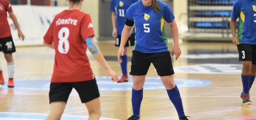 Atleta chapecoense &eacute; convocada para Sele&ccedil;&atilde;o Brasileira de Futsal sub-20