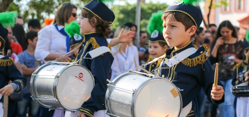 Bandas Escolares: M&uacute;sica como proposta cultural e pedag&oacute;gica