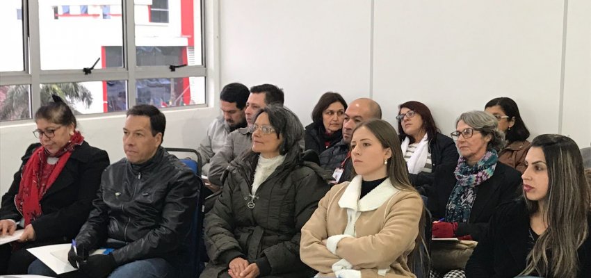 Artes&atilde;os participam de cursos de qualifica&ccedil;&atilde;o