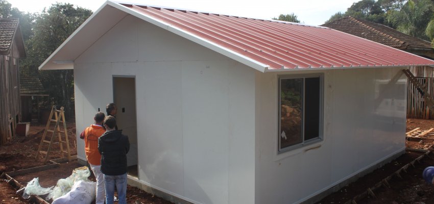 Medidas emergenciais: Aldeia Toldo Chimbangue recebe casas modulares