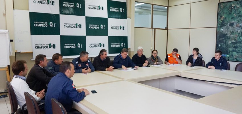 NOTA &Agrave; IMPRENSA: estragos causados pelos fortes ventos e chuva de granizo 