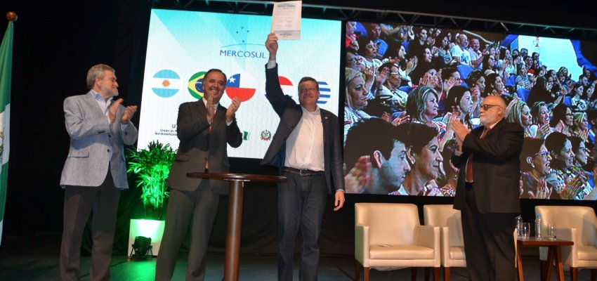 Carta de Chapec&oacute; e palestra do Embaixador marcam encerramento do III Semin&aacute;rio Mercosul Cidad&atilde;o