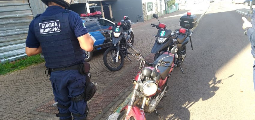 Guarda Municipal apreende ve&iacute;culo com registro de furto