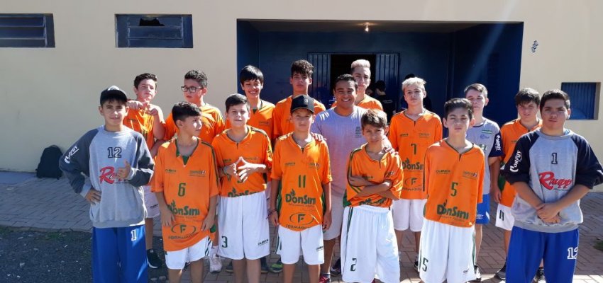 Handebol inicia competi&ccedil;&otilde;es em 2018