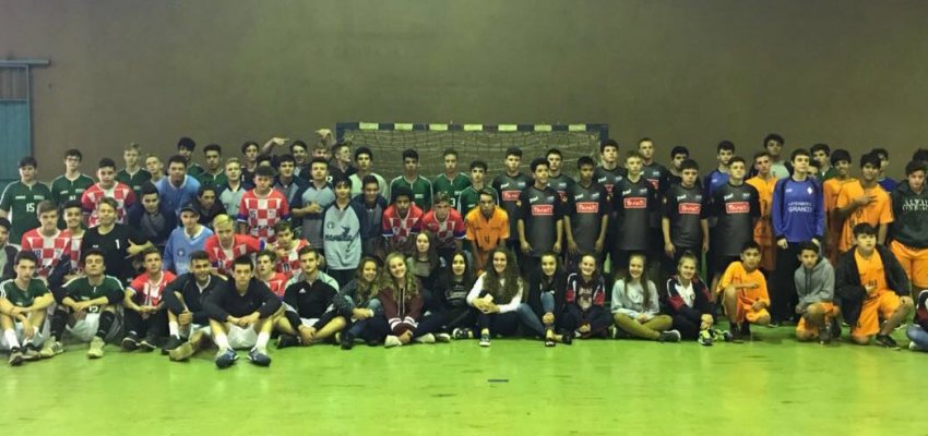 T&eacute;cnicos avaliam atletas do Handebol na Liga Oeste 