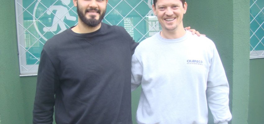 Atleta da Sele&ccedil;&atilde;o Brasileira de Handebol volta &agrave;s origens