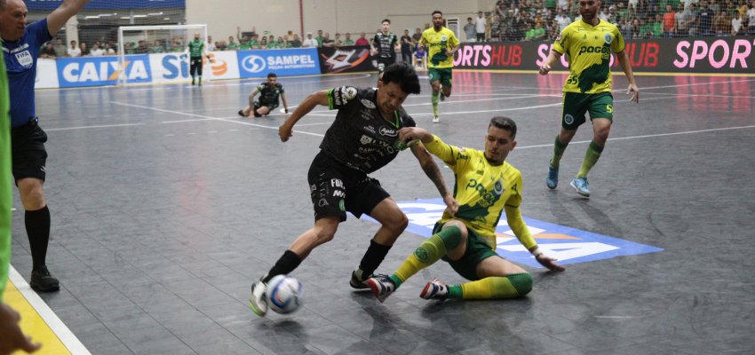 Ala da Chape Futsal &eacute; eleito o atleta revela&ccedil;&atilde;o da S&eacute;rie Ouro