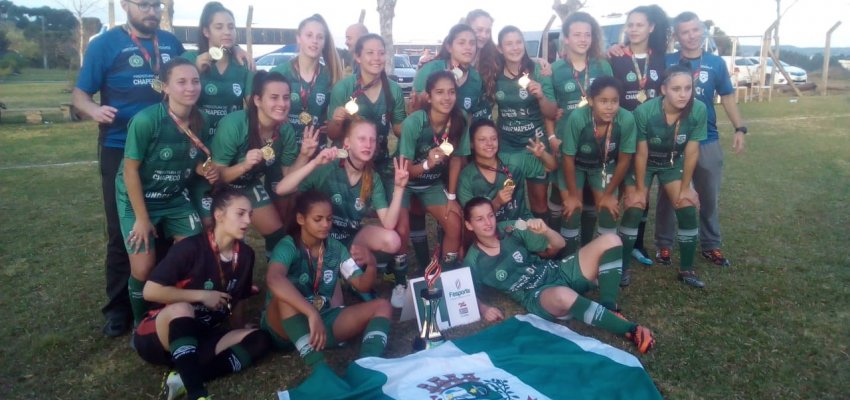 Futebol (F) conquista primeiro trof&eacute;u para Chapec&oacute; nos Joguinhos Abertos