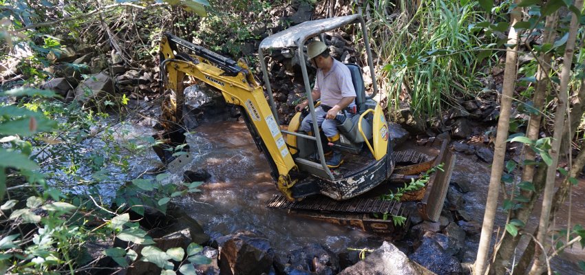 Iniciam os trabalhos de limpeza em riachos e c&oacute;rregos do Munic&iacute;pio