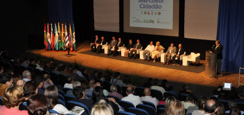 Autoridades de cinco pa&iacute;ses confirmam presen&ccedil;a no III Semin&aacute;rio Mercosul Cidad&atilde;o 