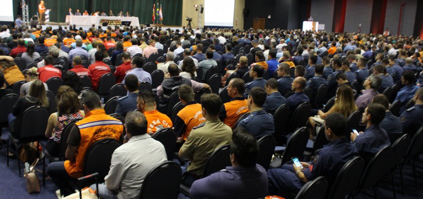 Chapecoenses participam do Semin&aacute;rio Internacional de Prote&ccedil;&atilde;o e Defesa Civil