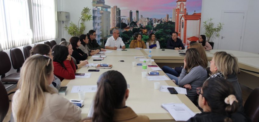Realizada reuni&atilde;o com equipes do Programa Lar Doce Lar de Chapec&oacute;