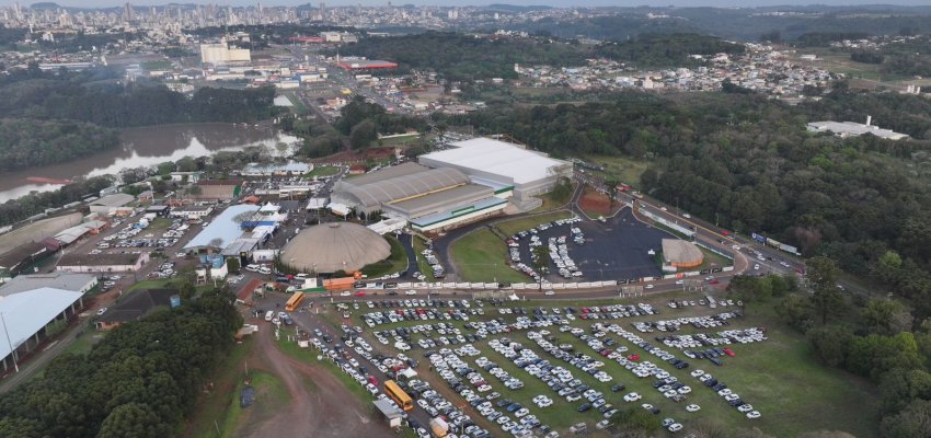 Reunião sobre estacionamentos privados para a Efapi do Brasil