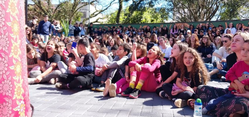 Festival de Teatro de Chapec&oacute; invade a cidade com pe&ccedil;as descentralizadas