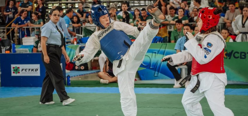 HIST&Oacute;RIAS DOS JASC De um projeto social aos t&iacute;tulos dos JASC e Mundial