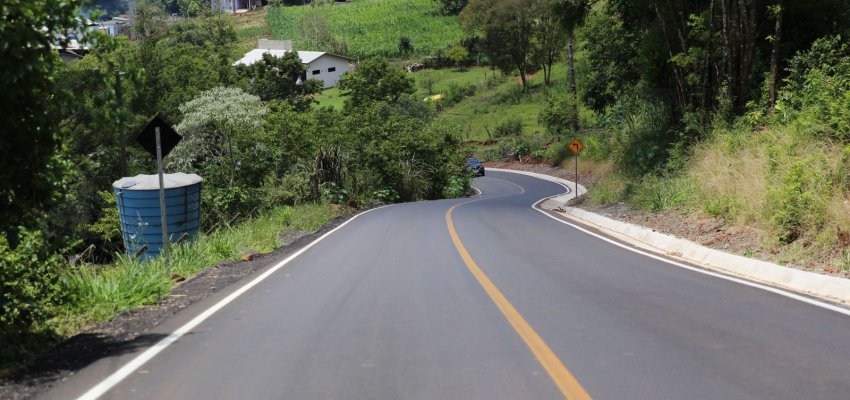 Prefeitura de Chapec&oacute; inaugura asfalto da SC-283 at&eacute; a Baronesa da Limeira 