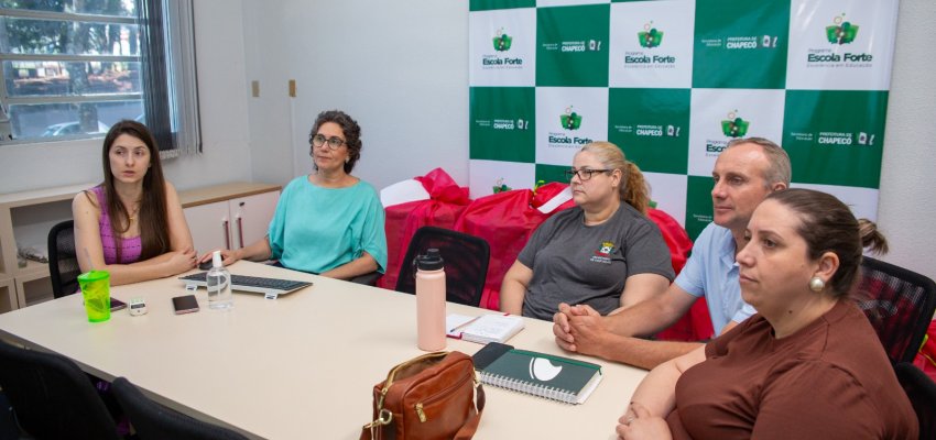 Fórum Municipal de Educação recebe o município de Pinhalzinho em visita técnica